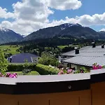 Niederacher Apartament *