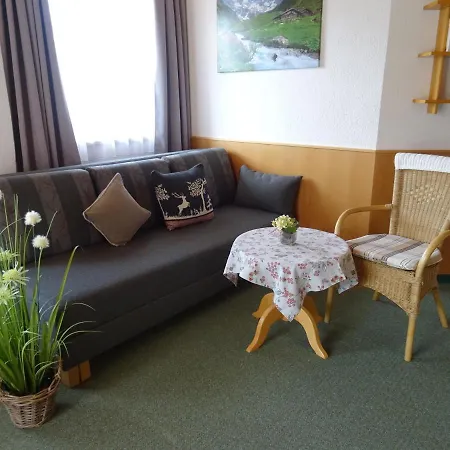 尼德拉撤公寓 * 菲伯布伦