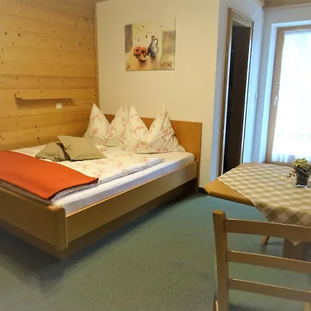 Niederacher Apartman *